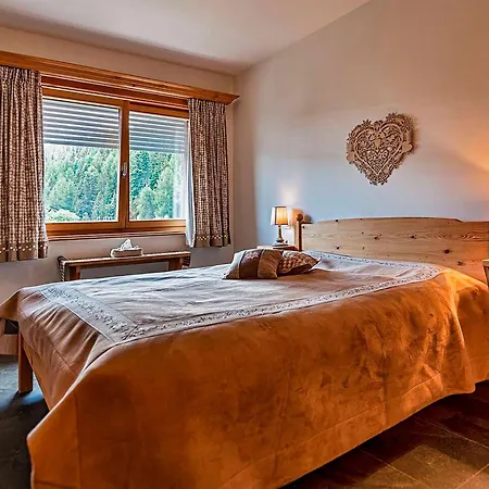 Le Cervin Rouge Apartment